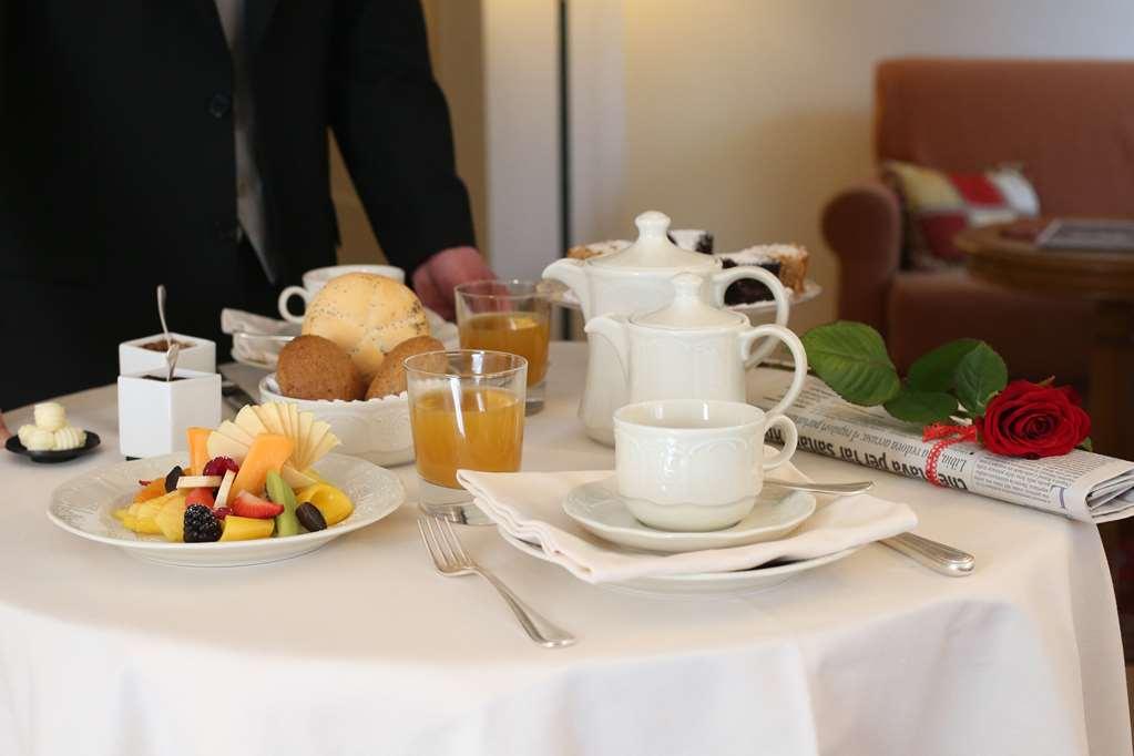 Alpen Suite Hotel Madonna Restoran fotoğraf