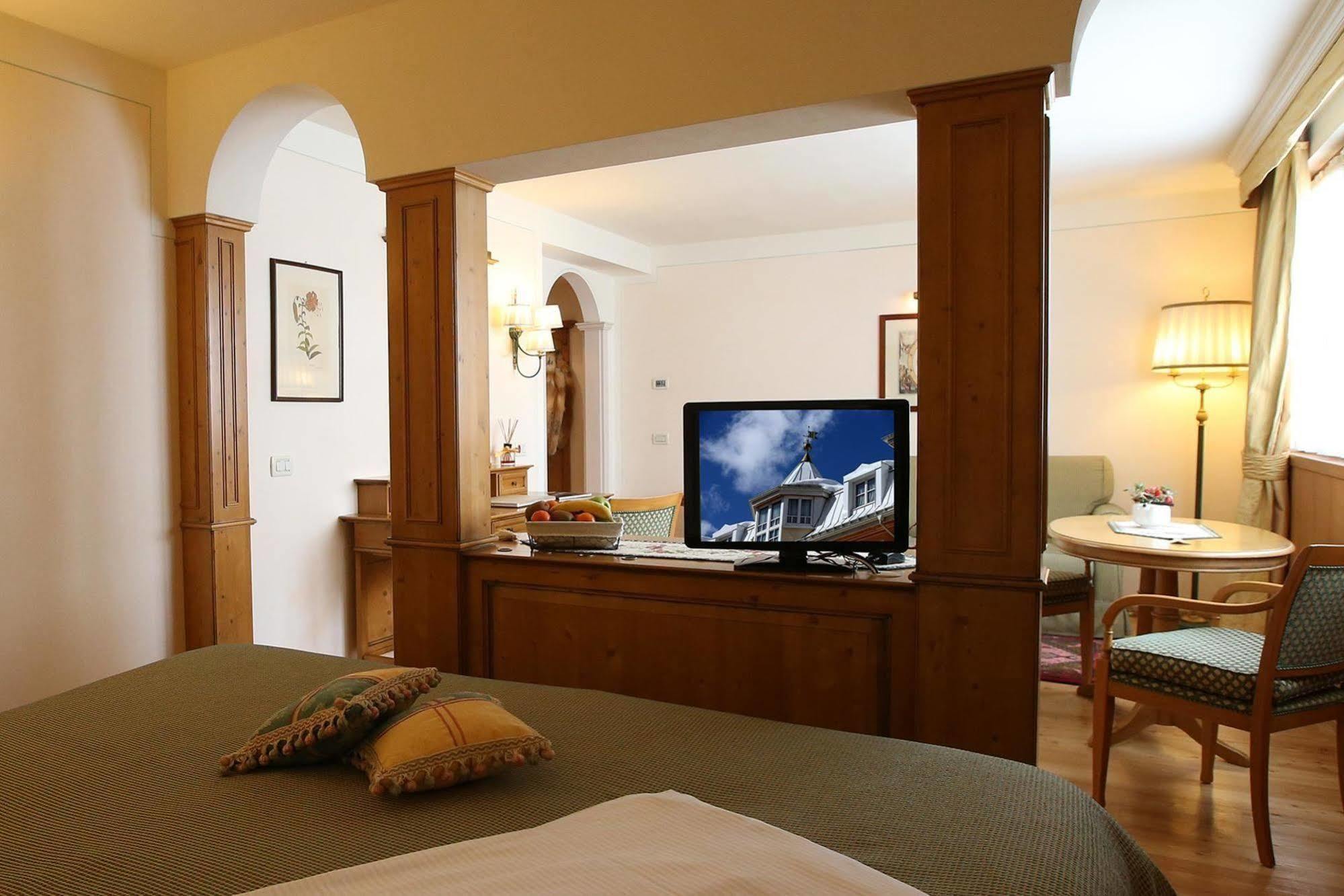 Alpen Suite Hotel Madonna Dış mekan fotoğraf